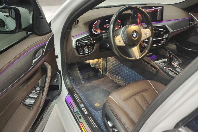 Used BMW 5 Series 2022 Second Facelift 530Li Leading Edition M Sport Package Driver Seat