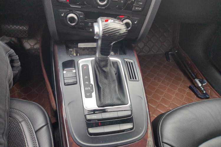Used Audi A4L 2015 35 TFSI Automatic Comfort Model Gear Lever