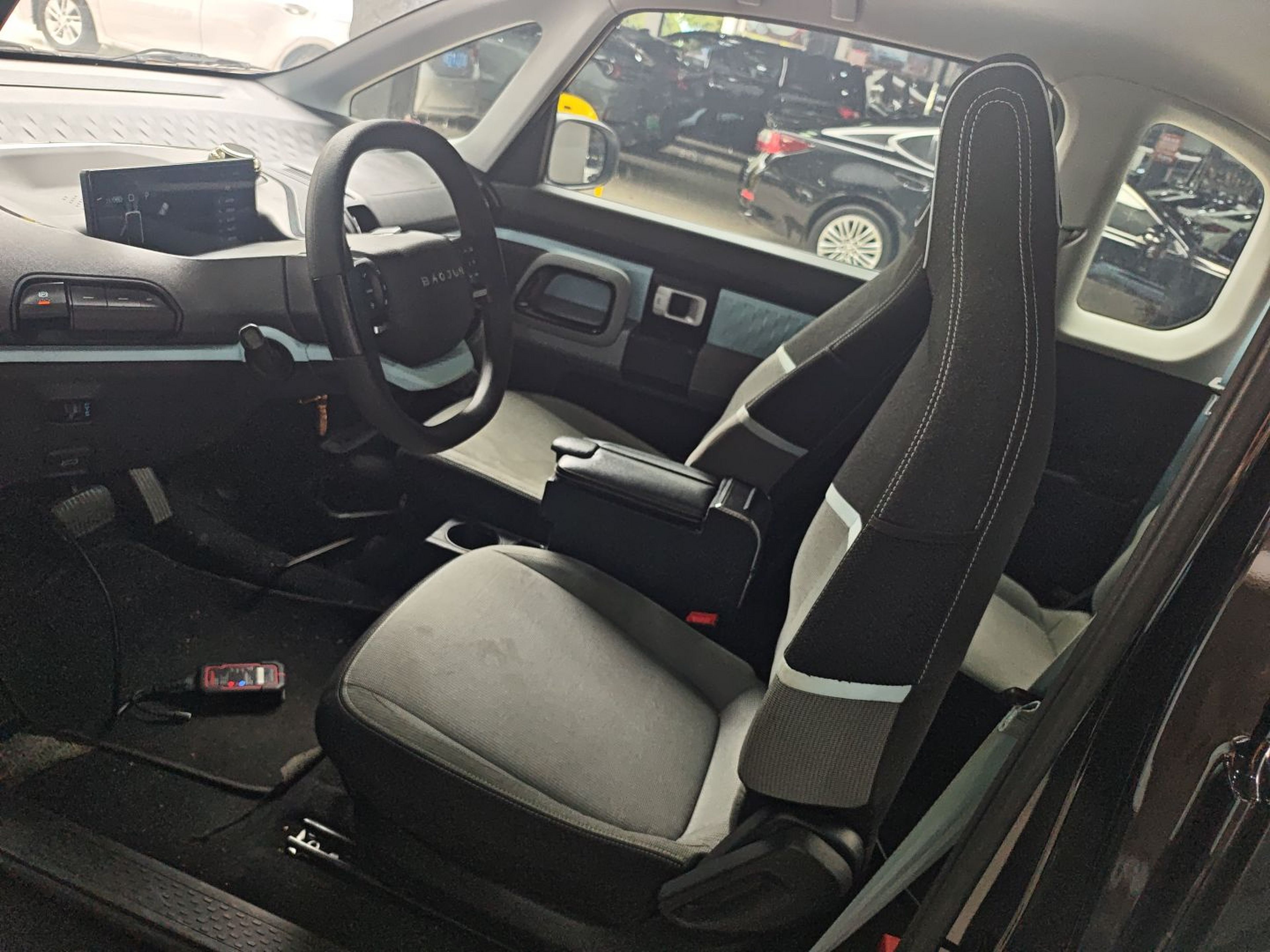 Переднее сиденье в автомобиле