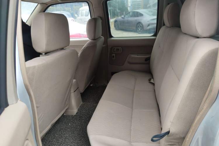 Used Nissan ZN Van 2013 2.4L Two-Wheel Drive Standard Model with 5 Seats