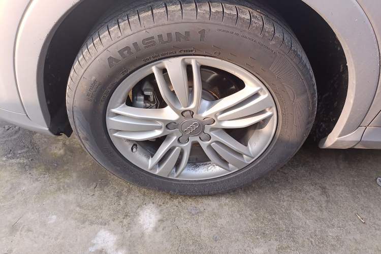 Used Audi Q3 2015 35 TFSI Comfort Model Left Front Wheel Hub