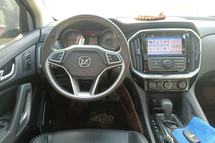 Used JMC Yusheng S350 2016 2.0T Automatic Two-Wheel Drive Gasoline Luxury Version with Sunroof 5 Seats