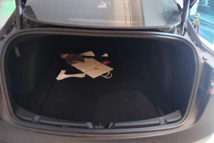Used Tesla Model 3 2022 Rear-Wheel-Drive Version Trunk