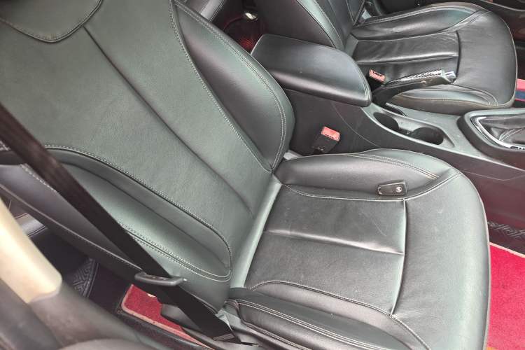 Used Buick GT 2015 15N Automatic Deluxe Edition Right Front Seat