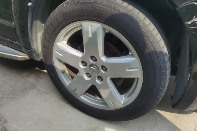 Used Dodge Journey 2010 2.7 Right Front Wheel Hub