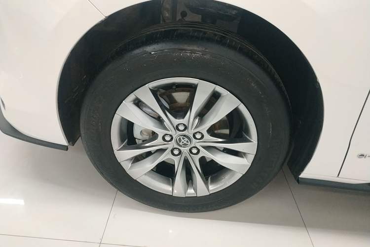 Used Toyota Sienna 2024 2.5L Hybrid Four-Wheel Drive Prestige Edition