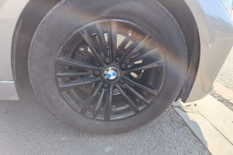 Used BMW 3 Series 2013 320Li Fashion Model
