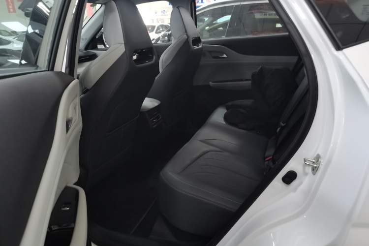 Used Changan UNI-Z New Energy 2024 Blue Whale Smart Electric iDD 125km Beyond Edition
