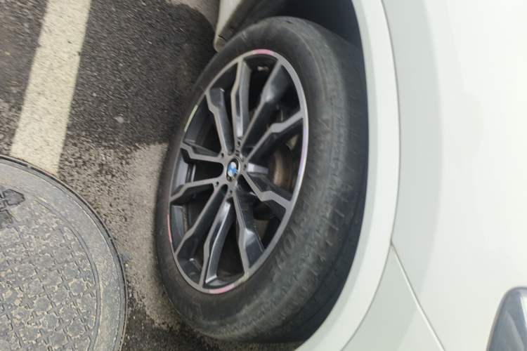 Used BMW X4 2022 xDrive 30i M Sport Package Right Front Wheel Hub