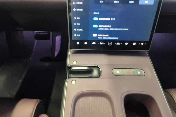 Used Nio ET5T 2024 75kWh Touring Gear Lever