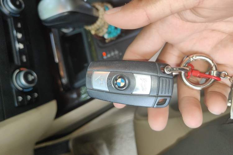 Used BMW 3 Series 2010 320i Luxury Model