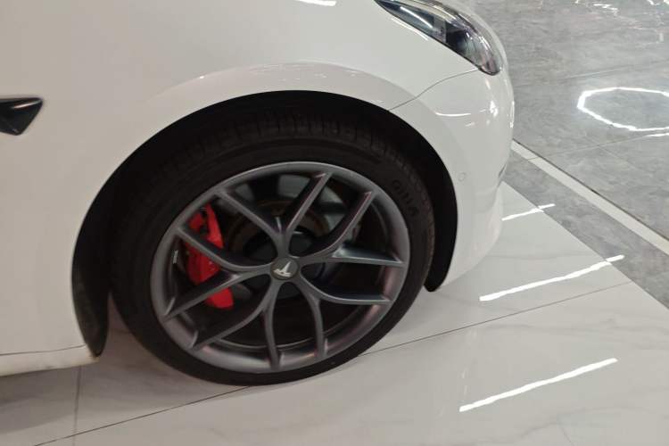 Used Tesla Model 3 2022 Performance High-Performance All-Wheel-Drive Version Right Rear Wheel Hub