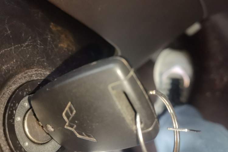 Used Wuling Hongguang V 2022 1.5L Jingqu Version Hydraulic Power Steering LAR Vehicle Key