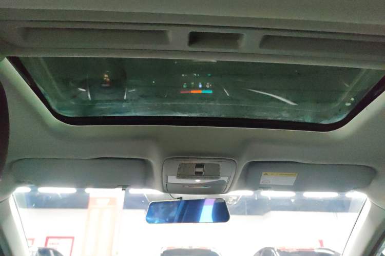 Used Roewe i6 2019 PLUS 1.6L CVT 4G Connected Flagship Deluxe Edition
