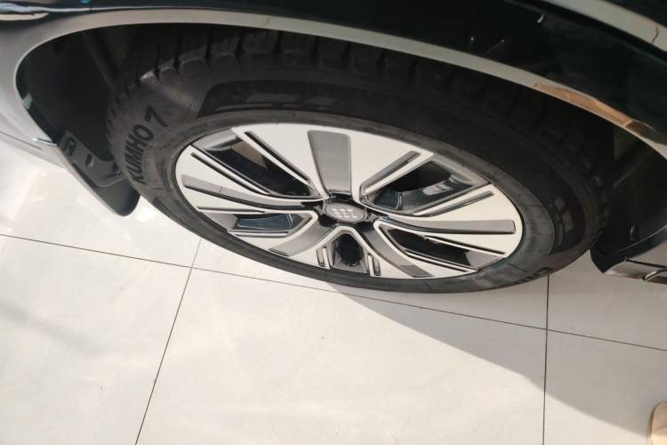 Used Landian E5 PLUS 2025 165 km Long-Range Version PLUS 7-Seater