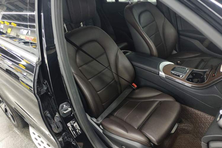 Used Mercedes-Benz GLC 2021 GLC 300 L 4MATIC Luxury Model Right Front Seat