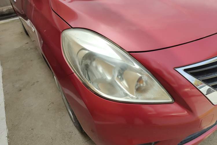 Used Nissan Sunny 2011 1.5XE Manual Comfort Edition Right Front Headlight