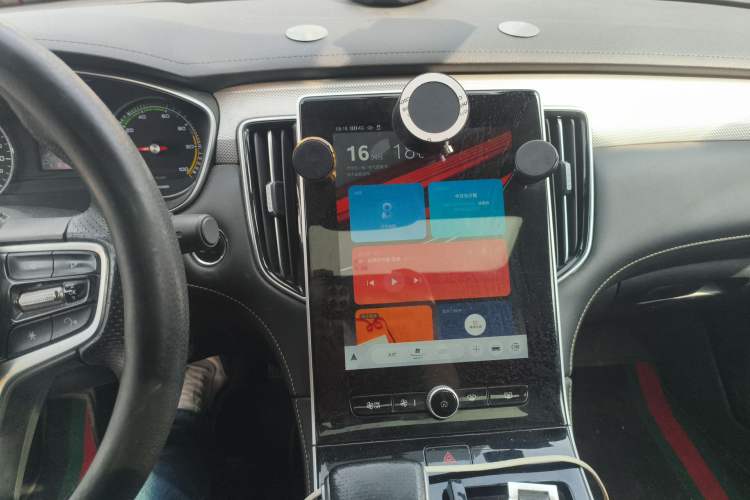 Used Roewe i6 MAX New Energy 2020 1.5T PHEV Sporty Cool Edition Audio And AC Panel