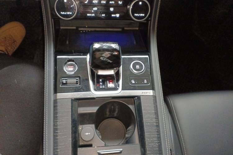 Used Jaguar XFL 2021 XFL 2.0T P250 All-Wheel-Drive Shimmering Black Sport Edition
