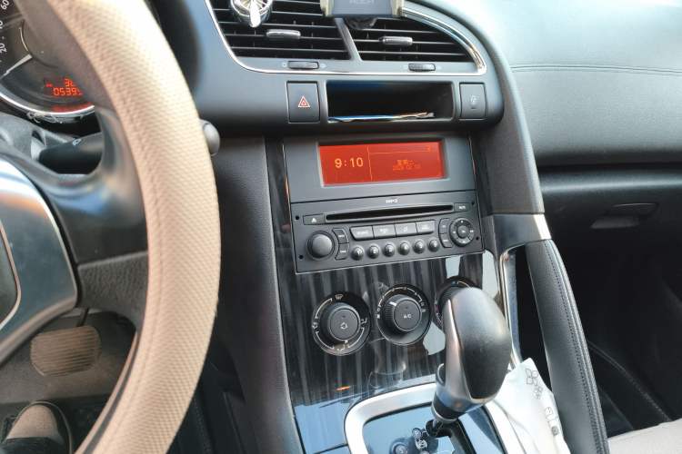 Used Peugeot 3008 2015 2.0L Automatic Classic Edition Audio And AC Panel