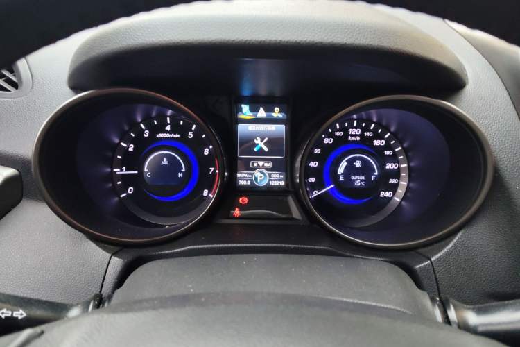 Used CHANGAN CS75 2016 1.8T Automatic Elite Model China V Standard
