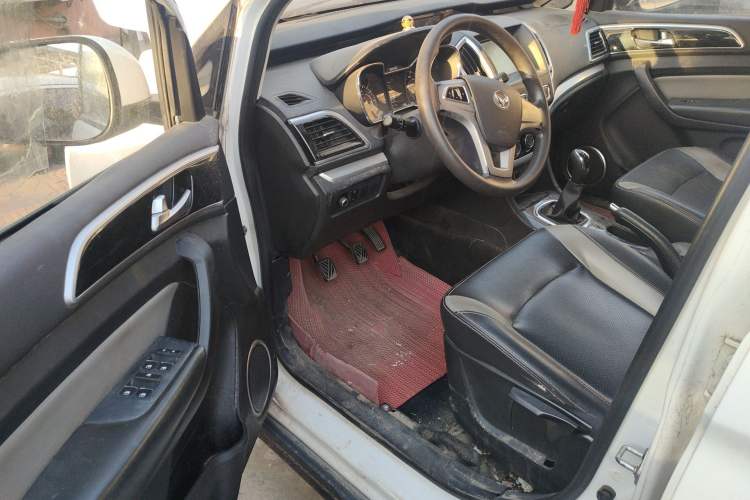 Used HYOSOW H3 2015 1.5L manual luxury version
