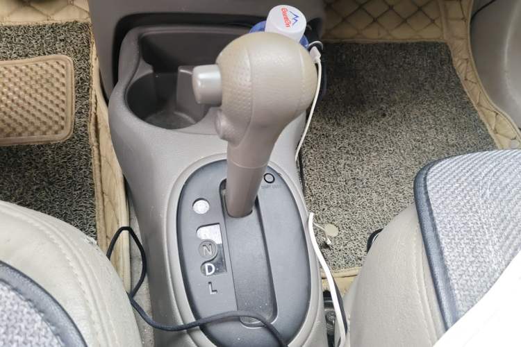 Used Nissan Sunny 2011 1.5XE CVT Comfort Edition Gear Lever