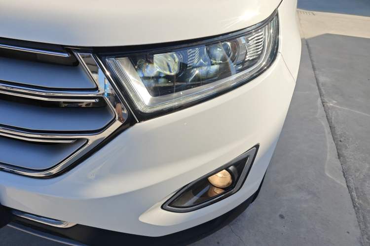 Used Ford Edge 2016 EcoBoost 245 Four-Wheel Drive Titanium Edition 7-Seater
