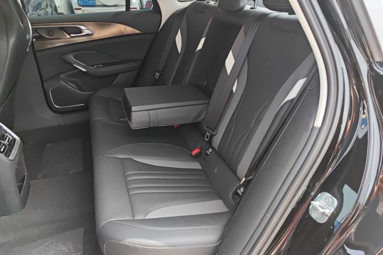 Used Hongqi H6 2024 2.0T ZhiMei Edition
