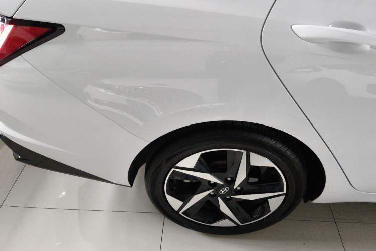 Used Hyundai Elantra 2022 1.5L CVT GLX Elite Edition Right Rear Wheel Hub