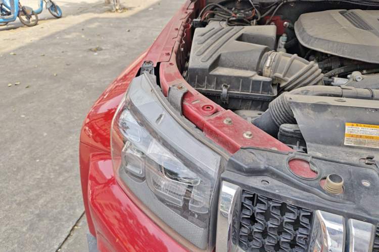 Used BAIC Off-Road BJ40 2021 2.0D Automatic Four-Wheel Drive Blade Hero Edition Adventurer Type Right Front Headlight