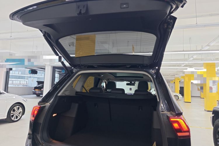 Used Volkswagen Tiguan L 2025 Model, Outstanding Version, 300TSI Automatic Two-Wheel Drive Longteng Edition
