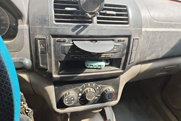 Used BAIC Weiwang M20 2014 1.5L Basic Version DAM15DL Audio And AC Panel