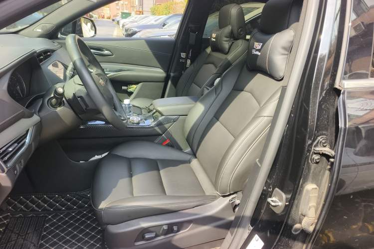 Used Cadillac XT4 2022 28T Two-Wheel-Drive Luxury Version
