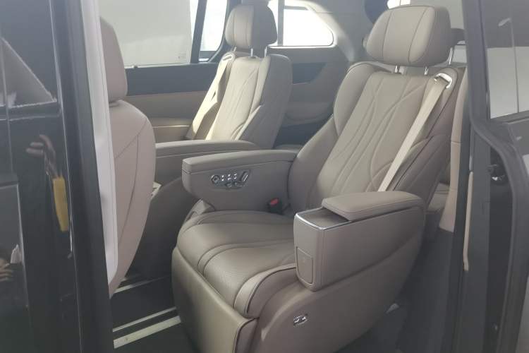 Used XPeng X9 2025 740 Ultra-Long Range Max