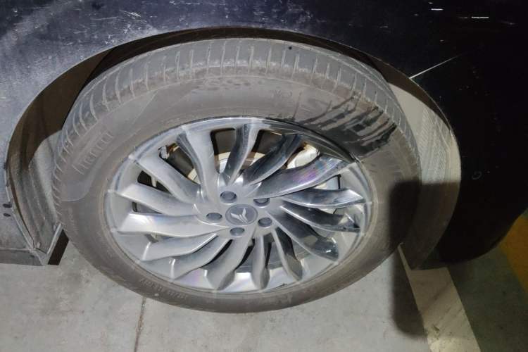 Used VOYAH Dream 2022 Low-Carbon Edition Dream+ Smart Enjoyment Package Right Front Wheel Hub