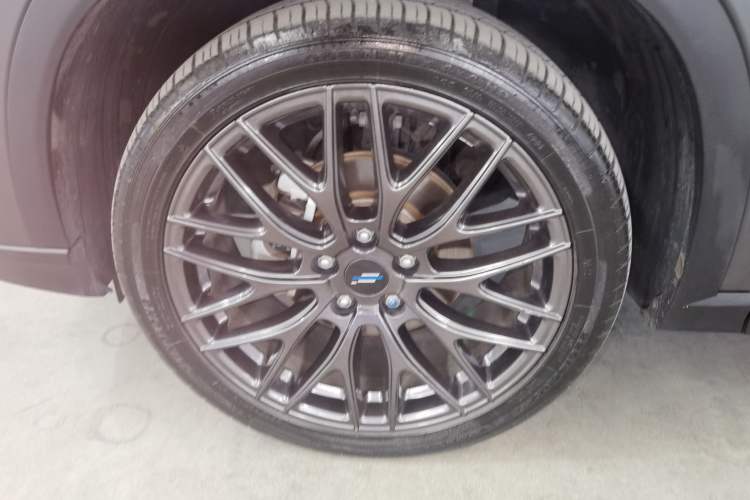 Used CHANGAN OSHAN X5 2021 1.5T DCT Flagship Edition Left Front Wheel Hub