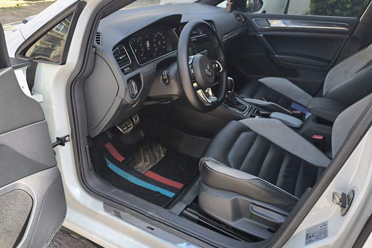 Used Volkswagen Golf 2019 280TSI DSG R-Line Model China V Standard
