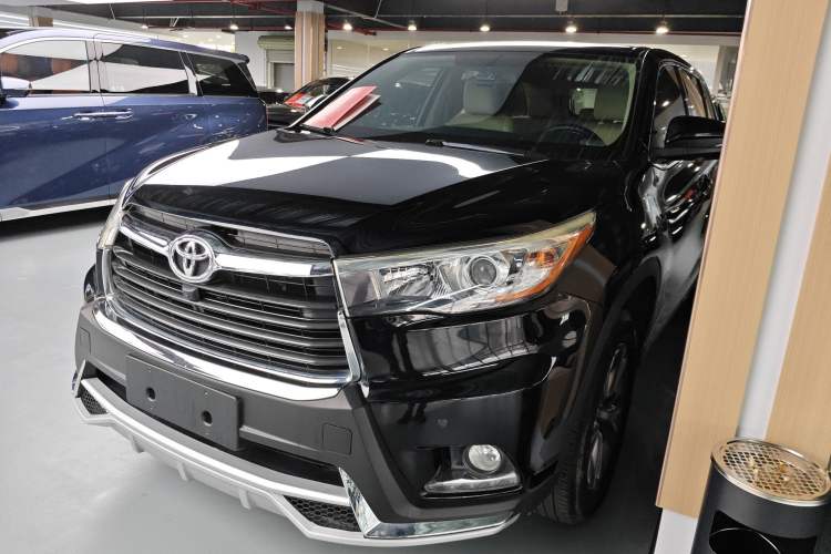 Used Toyota Highlander 2017 2.0T Two-Wheel Drive Elite Version 7 Seats