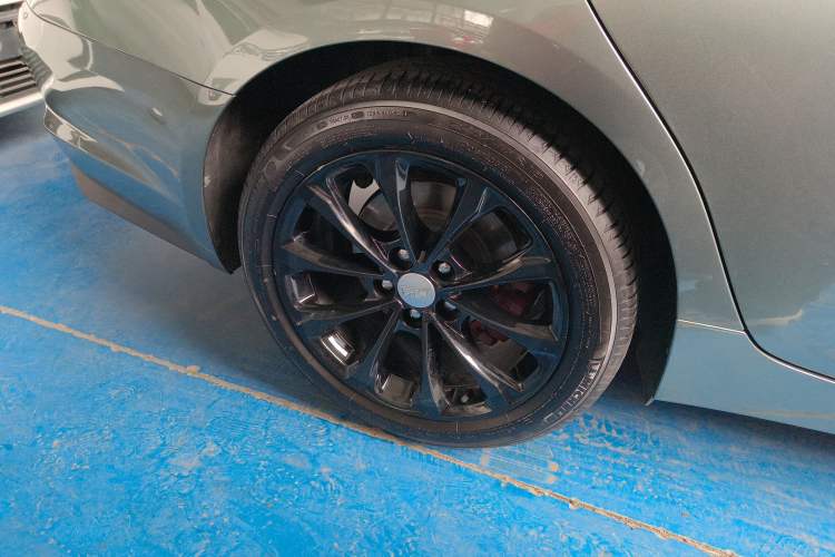 Used Cadillac CT5 2022 28T Luxury Version (Standard Edition) Right Rear Wheel Hub