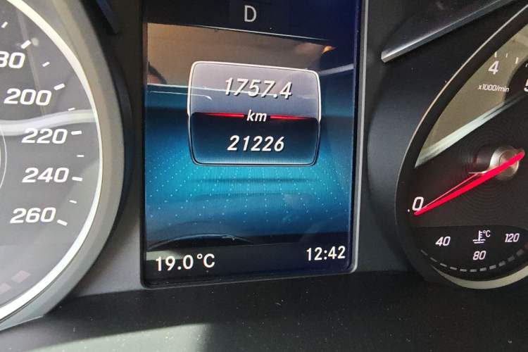 Used Mercedes-Benz V-Class 2022 V 260 L Long-wheelbase Luxury Edition