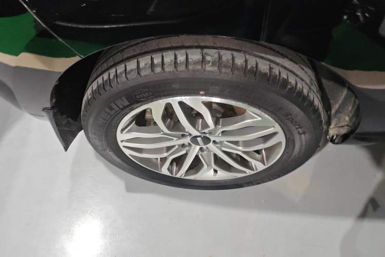 Used Wey VV5 2017 2.0T Ultra-Luxury Version Exterior 5