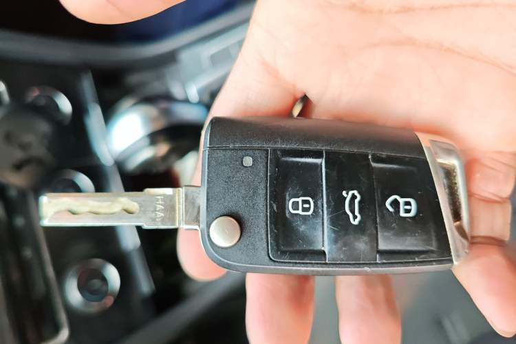 Used Volkswagen Golf 2017 230TSI Automatic Comfort Edition – Celebrating Milestone of One Million Units Vehicle Key