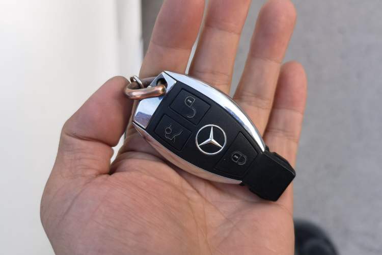 Used Mercedes-Benz C-Class 2017 Facelift C 200 L Sport Edition Vehicle Key