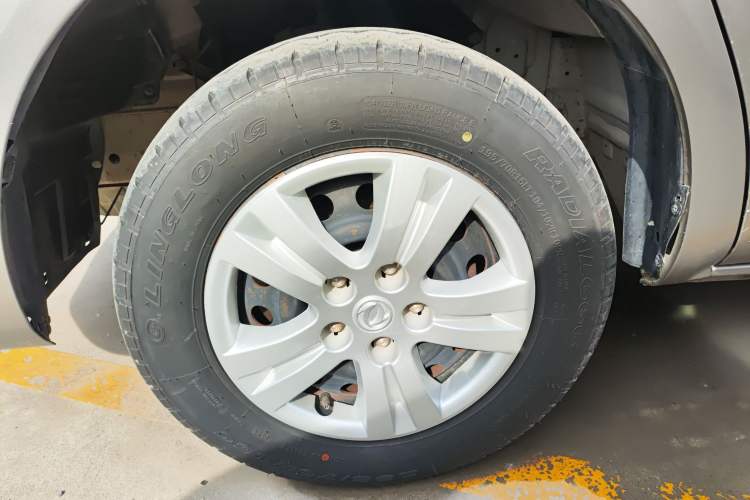 Used FORTHING Lingzhi 2018 M5 1.6L 7-Seater Comfort Model Left Front Wheel Hub
