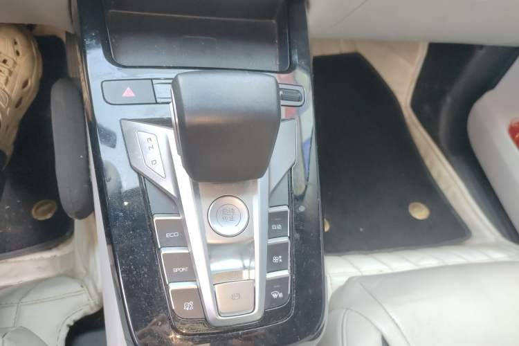 Used BYD Yuan Pro 2021 401 km Deluxe Version Gear Lever