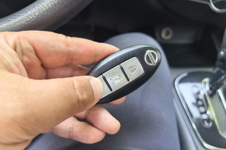 Used Nissan Tiida 2011 1.6L CVT Smart Version Vehicle Key