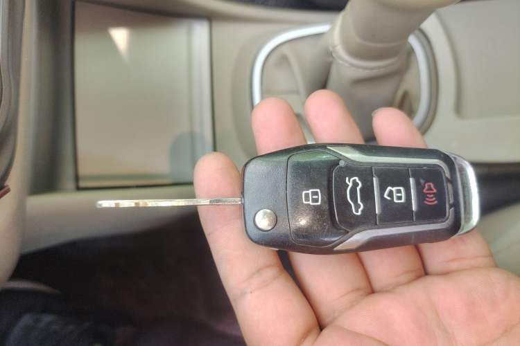 Used Nissan Sylphy 2016 Classic 1.6XE Manual Leading Edition Vehicle Key