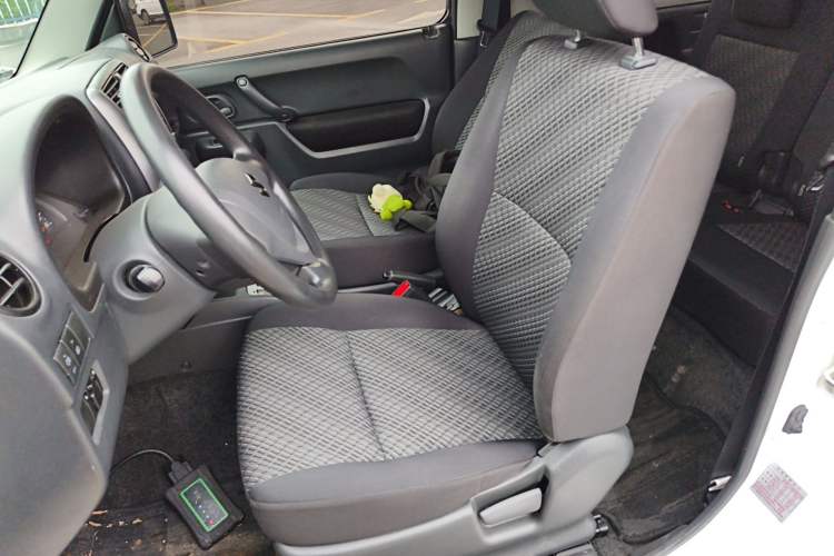 Used Suzuki Jimny 2015 1.3 AT JLX Left Front Seat