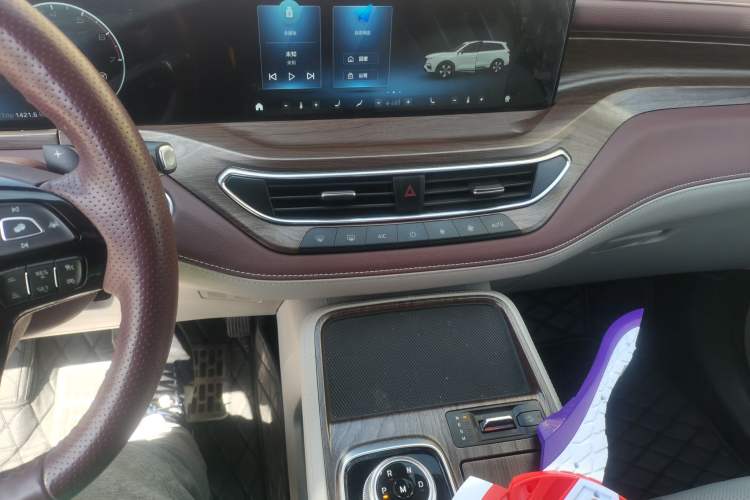 Used Ford Equator 2021 EcoBoost 225 Premier PLUS 6-Seater Audio And AC Panel